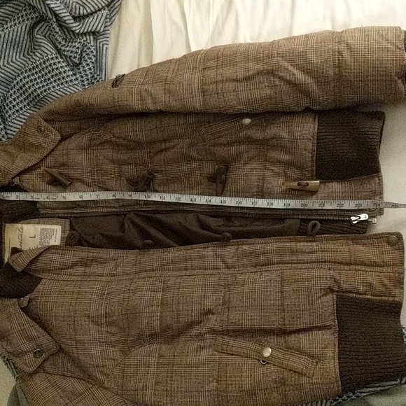 Warm tweed/flannel winter jacket with beautiful pattern and fur hood - Picture 5 of 5